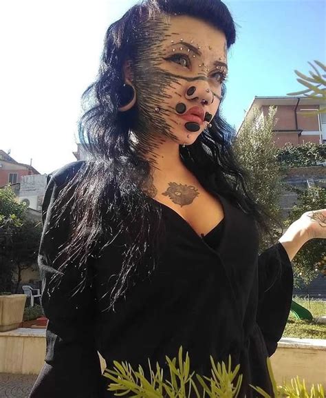 Extreme Face Modifications 的图像结果