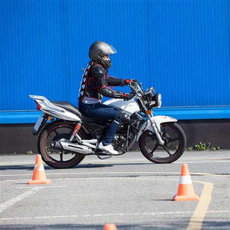Motorcycle Driving Lessons 的图像结果