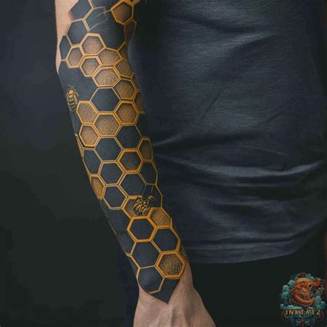 Honeycomb Tattoos: 97 designs | Honeycomb tattoo, Geometric tattoo ...