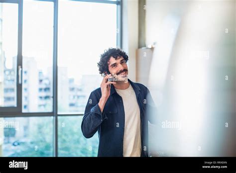 Talking Man Front View 的图像结果