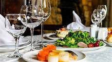 Ideas For Wedding Dinner by 10 Wedding Anniversary Ideas For Couples Cheap Ideas For Wedding Dinner