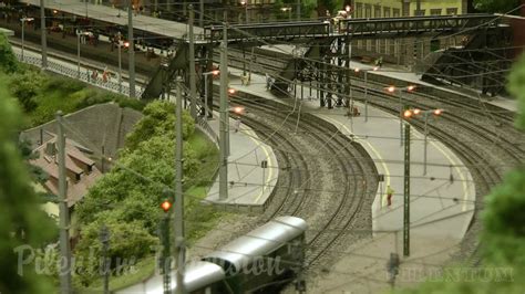 Austrian Model Train Layout 的图像结果