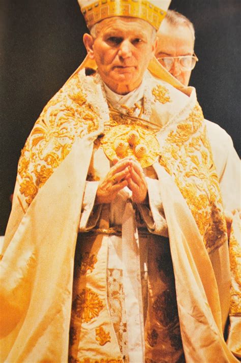 Orbis Catholicus Secundus: Papal Benediction Vestments with Morse