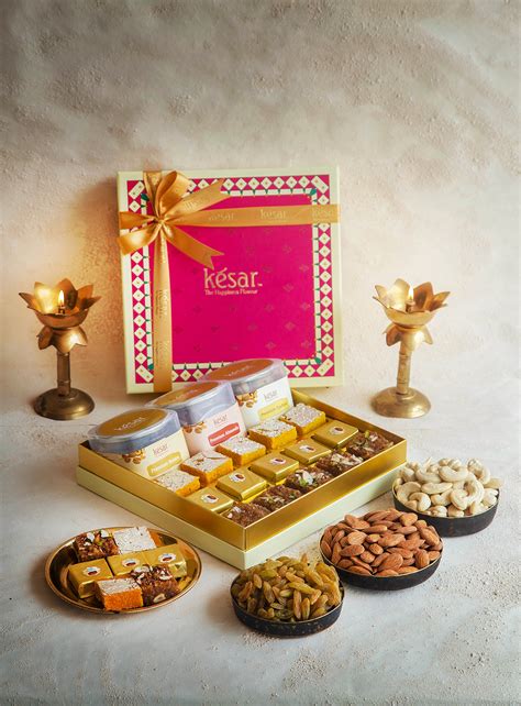 Phad Supreme Delight Box 750Gm – Kesar Sweets