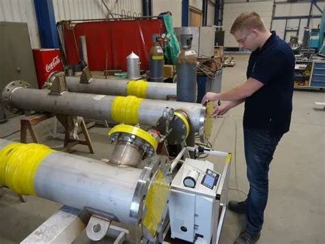 Helium Leak Detector Machine and Dry Screw Vacuum Pump Manufacturer ...