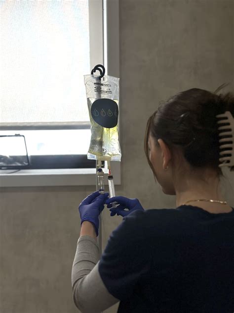 IV Bolus: Meaning, Method, & Uses