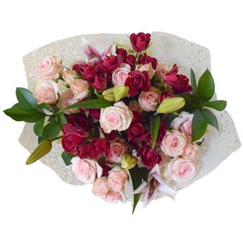 BLOOMS by H-E-B Spray Rose and Lily Floral Bouquet - Shop Flowers ...