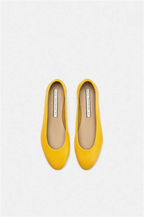 Image 1 of YELLOW LEATHER BALLERINA FLATS from Zara | Bailarinas, Cuero ...
