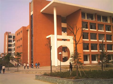益阳职业技术学院实训大楼-湖南城市学院产业发展管理处