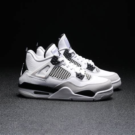 Nike Jordan Retro 4