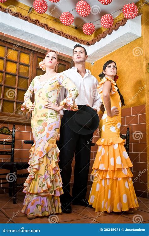 Traditional Spanish Clothing Men And Women