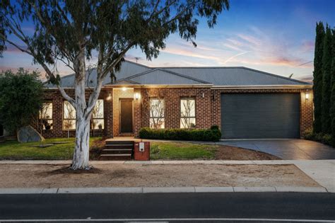 50 Arnolds Creek Boulevard, Harkness | OBrien Real Estate