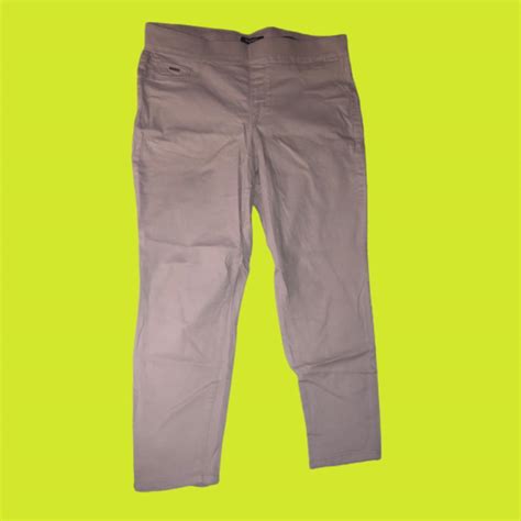 Nine West Pull on skinny khaki pants #khakis - Depop