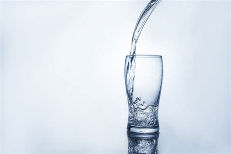 多喝水可以降低尿酸值吗？-招商信诺