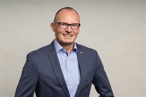 Customer Service / DESMA Schuhmaschinen GmbH