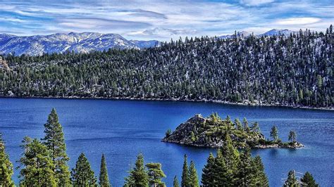 https://visitlaketahoe.com/wp-content/uploads/2022/02/fannette-island-emerald-bay-winter-via-tdkarcher14.trojan-Instagram-1522-ig-18131632327137511.jpg