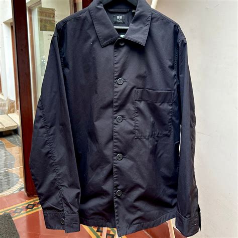 PRE-LOVED UNIQLO Black Shirt (UniqloxTheory) – Capsul