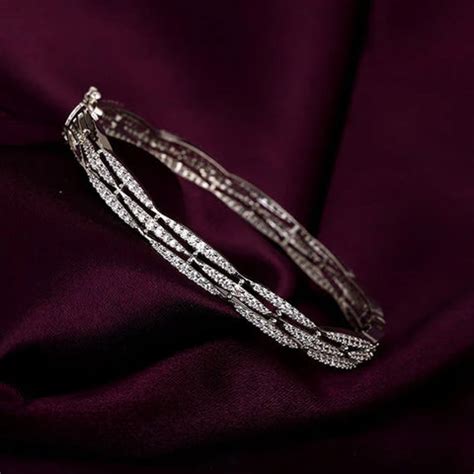 What is the Significance of Silver Bangles for Women | GIVA – GIVA