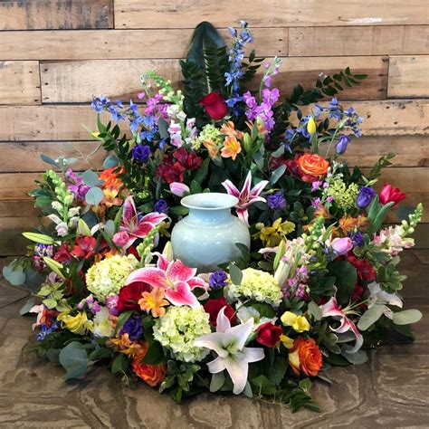 Sympathy Urn Piece in Vineland, NJ | The Flower Shoppe