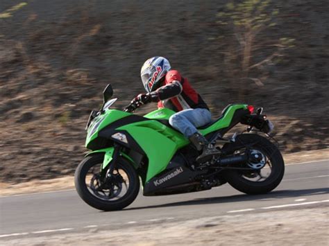 Kawasaki Ninja 300: Road Test