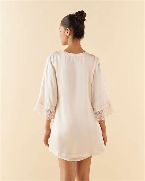 Silk Robe in Ivory White – Saahra