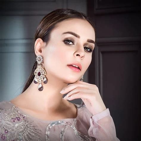 ZGJ1732 925 Sterling Silver Garnet Earrings