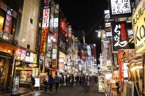 日本东京城市夜景街道摄影图高清摄影大图-千库网