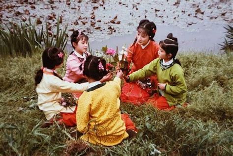 "Hong lou meng" Shou Yihong qun fang kai ye yan (TV Episode 1987) - IMDb