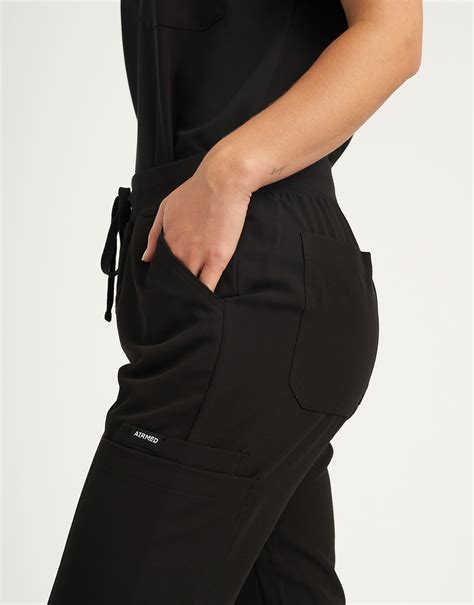 Essential Everyday Black Multi-Pocket Scrub Pants – Airmed Scrubs