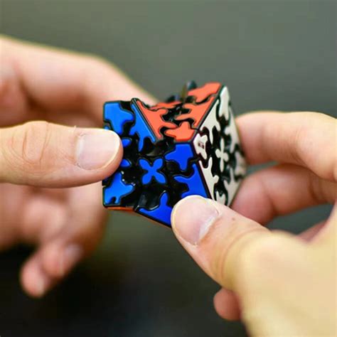 QiYi 3x3 Gear Mini 3.5cm Keychain (Tiled) – Cuberkart