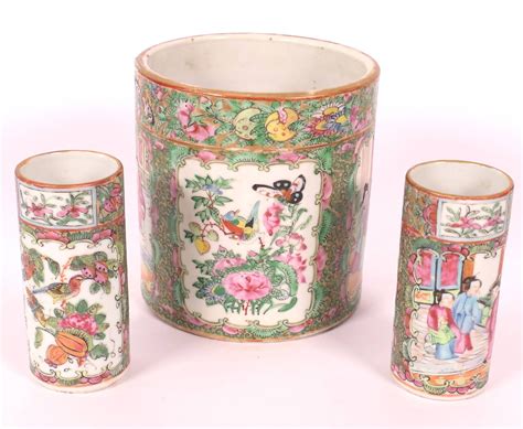 Three Antique Rose Medallion Brush Pots - Jul 07, 2025 | Wardlow ...