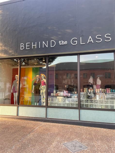 Behind the Glass in Auburn, AL | REALTOR® Laura Sellers, Auburn, AL