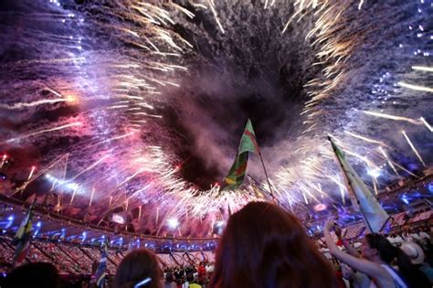 图文-伦敦奥运开幕式 开幕式现场的焰火表演|奥运开幕式_奥运_新浪体育
