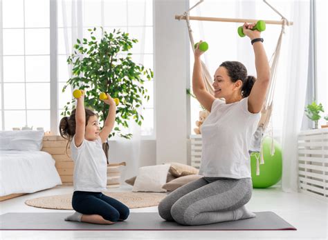 Children Doing Exercise 的图像结果