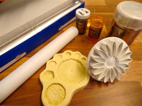 Tutorial On How to Make a Sunflower Flower 的图像结果