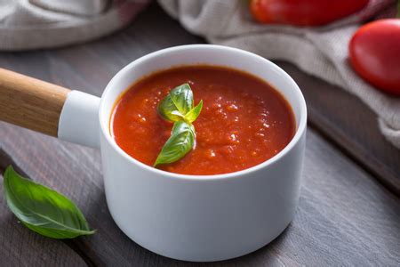Tomato passata - Italian recipes by GialloZafferano