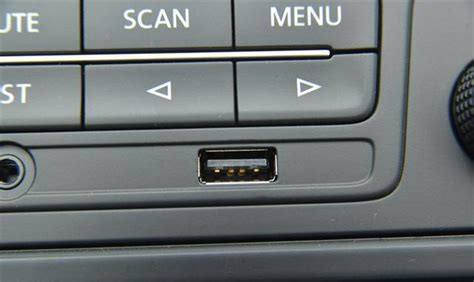 有的车里竟然还没有USB接口_搜狐汽车_搜狐网