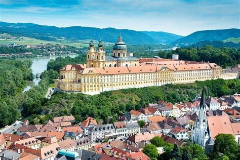 Private Sightseeing Trip from Cesky Krumlov to Vienna via Rosenberg ...