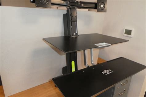 Lock Humanscale Dual Monitor Arms 的图像结果