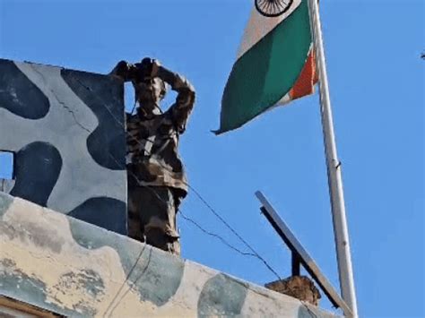 BSF apprehends Pakistani man attempting infiltration in Jaisalmer ...
