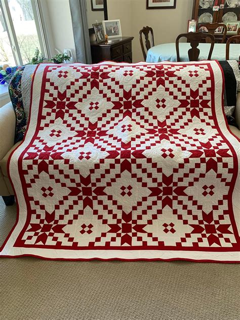 Pin by Lola Reel on Quilting | Red and white quilts, Quilt patterns ...