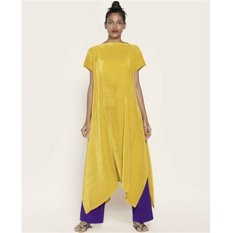 5 summer-ready dresses from Mira Rajput Kapoor’s closet that are ...