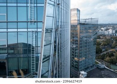 Skyscraper Side View 的图像结果