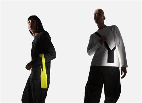 Apple is releasing a glorified $150 sock bag in collaboration with ...