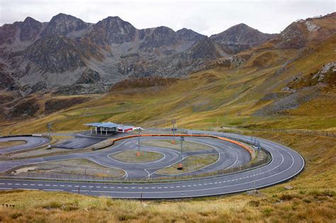 Let’s fly to Andorra and build an igloo - Travellizy
