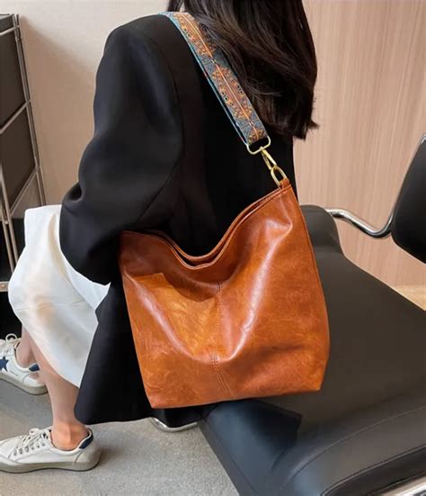 Italish Brown Light Weight Pu Leather Sling Bag For Women Price in ...