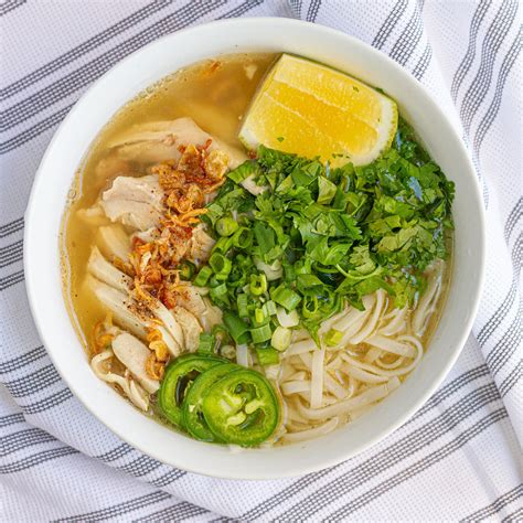 Easy Vietnamese Chicken Noodle Soup Recipe - Giratan