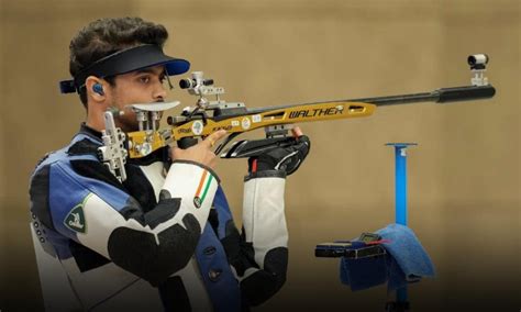 Ticket collector like Dhoni, son of a female sarpanch makes rare ...