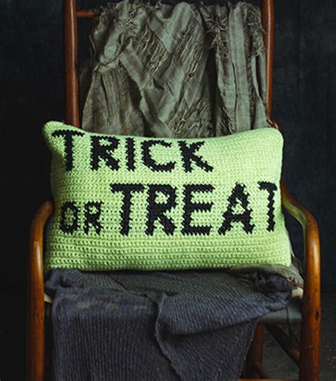 How To Make Lion Brand Basic Stitch Anti-Piling Trick or Treat Pillow ...