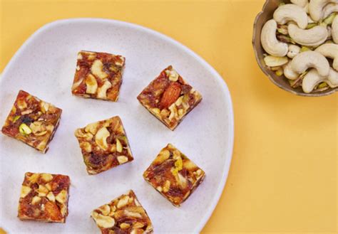 Buy Fresh Dry Fruit Chikki Online at Best Price | Murari Sweet